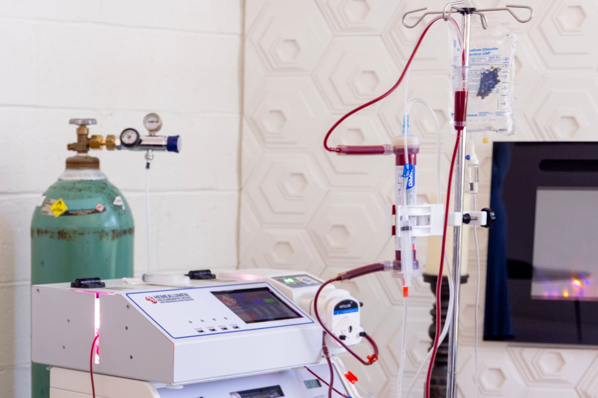 The EBOO machine and single-use circuit in the treatment room